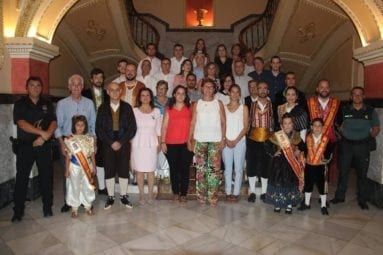 colectivos-festeros-en-ayuntamiento-jumilla