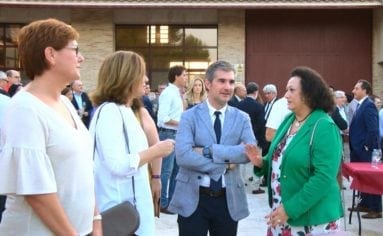 alcaldesa-consejero-agricultura-museo-vino-hacienda-carche-jumilla