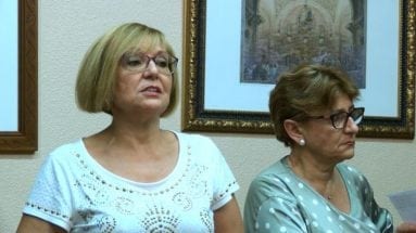 presidenta-y-secretaria-asociacion-contra-cancer-jumilla
