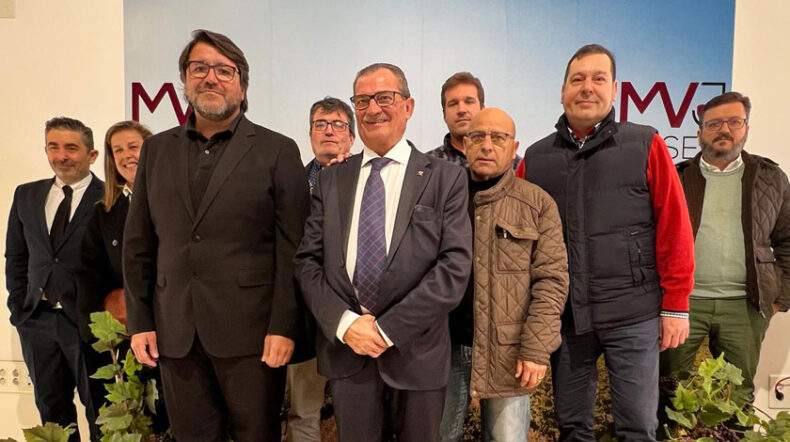 Miembros de la nueva Junta Directiva de UAES
